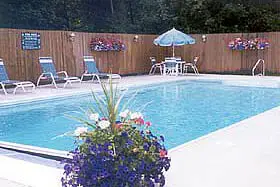 Pool at Cromwell Harbor Motel